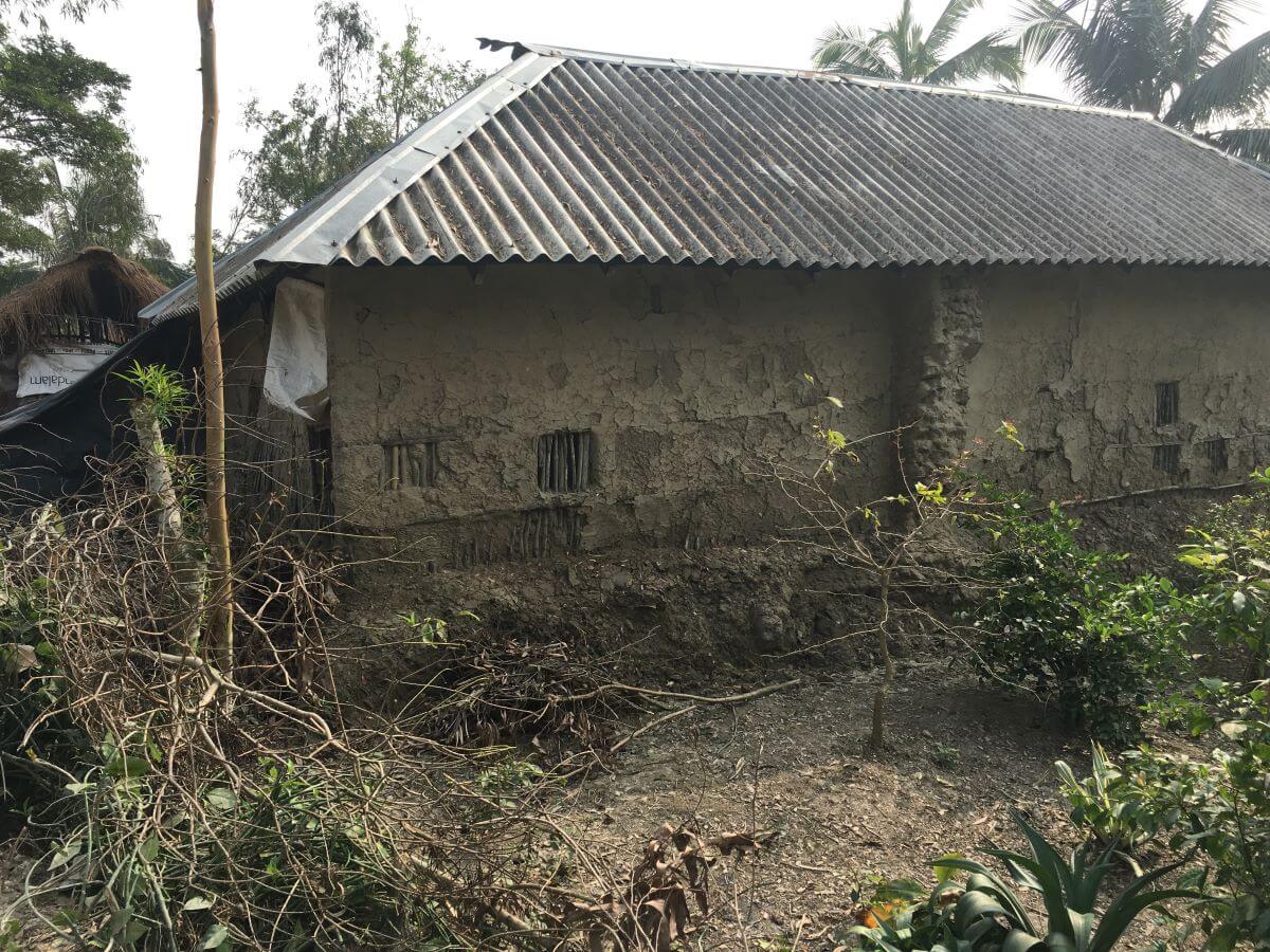 Mud homes effected by cyclone